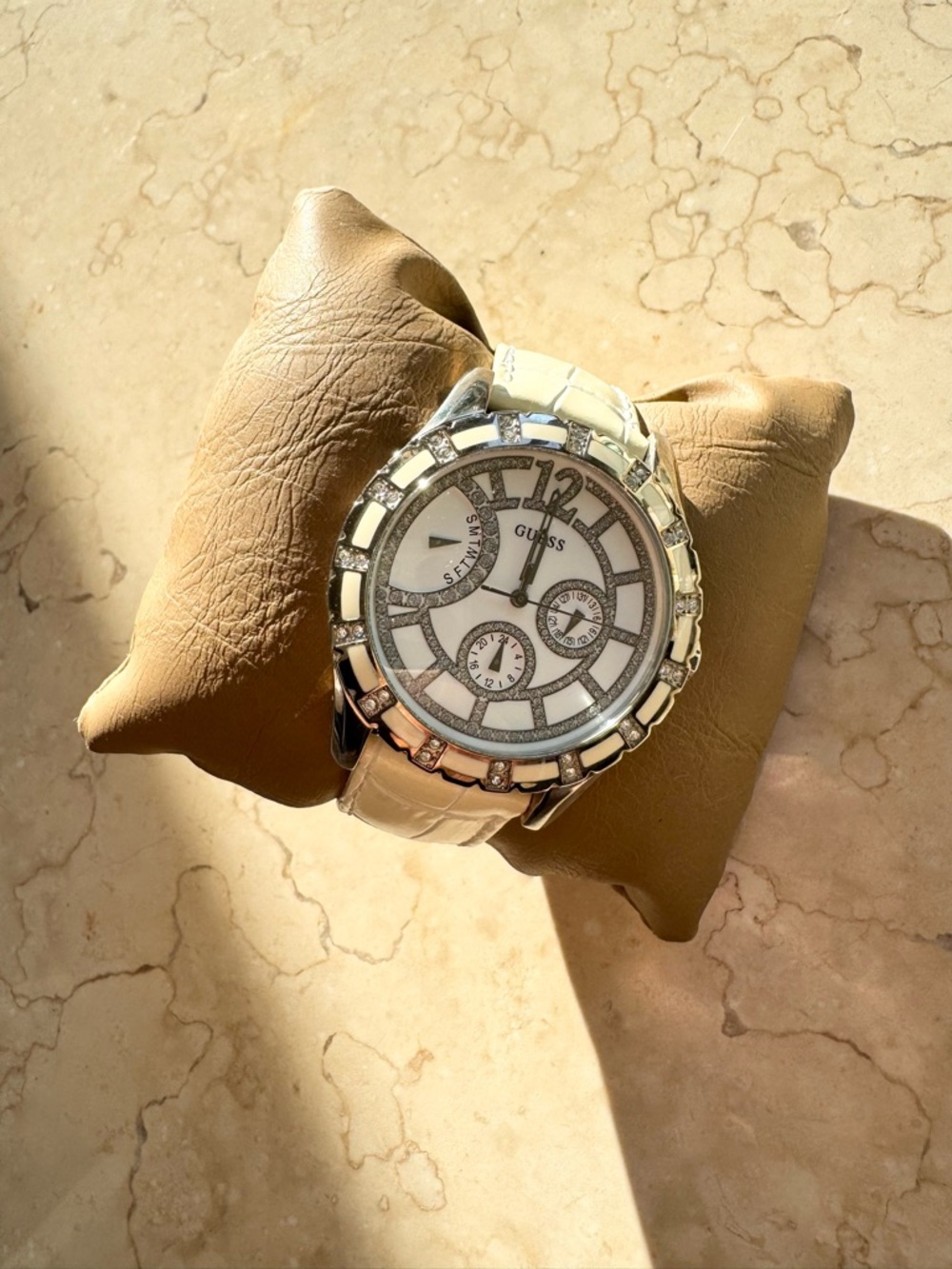 GUESS Women's White Cream Silver Watch - Picture 9 of 9
